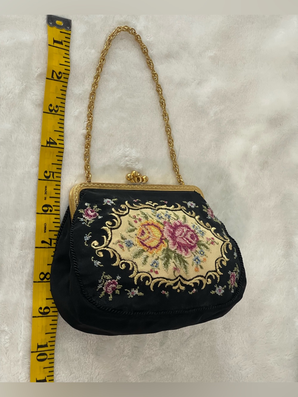 Amazing vintage embroidered tapestry purse, mini gold chain - Picture 11 of 13